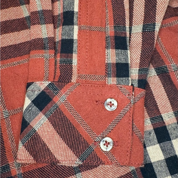 Flawless Women’s Plaid Blouse - Picture 4 of 7